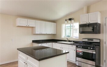 1945 254th St in Lomita, CA - Building Photo - Building Photo