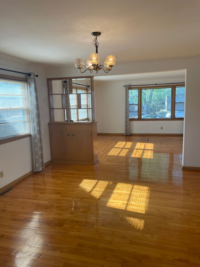 629 Monroe St NE, Unit 1 in Minneapolis, MN - Building Photo - Building Photo