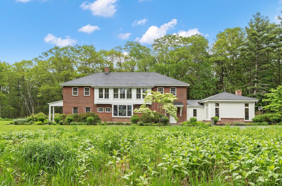 229 Fairhaven Hill Rd in Concord, MA - Building Photo