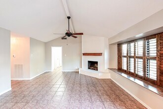 6019 Coachgate Dr in Spring, TX - Building Photo - Building Photo