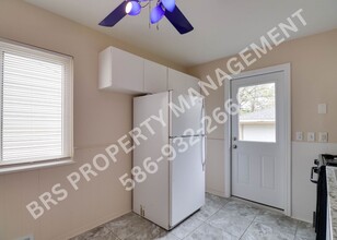 1712 E Goulson Ave in Hazel Park, MI - Building Photo - Building Photo