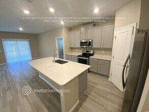 2571 Laylas Wy in Jacksonville, FL - Foto de edificio - Building Photo