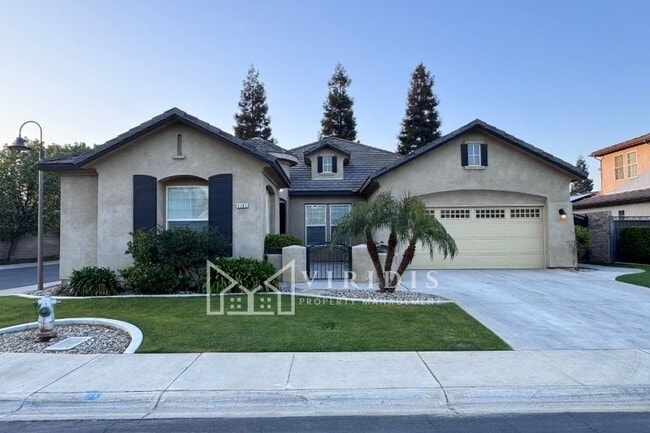 property at 9303 Via Lugano