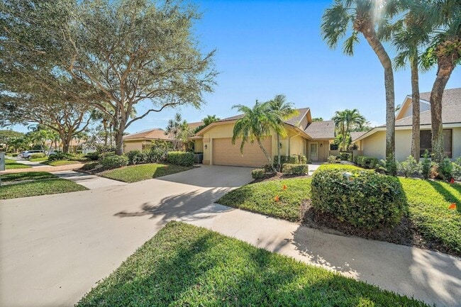 118 Knoll Way in Jupiter, FL - Building Photo - Building Photo