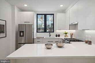 1623 Christian St in Philadelphia, PA - Building Photo - Building Photo