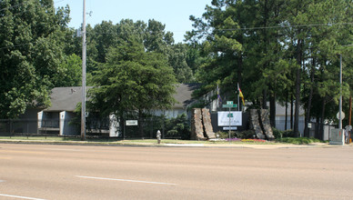 Lakeside Estate Apartments in Memphis, TN - Foto de edificio - Building Photo