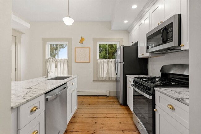 6 Mt Vernon St in Marblehead, MA - Building Photo - Building Photo