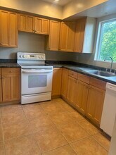 44 Lake Ter in Ronkonkoma, NY - Foto de edificio - Building Photo