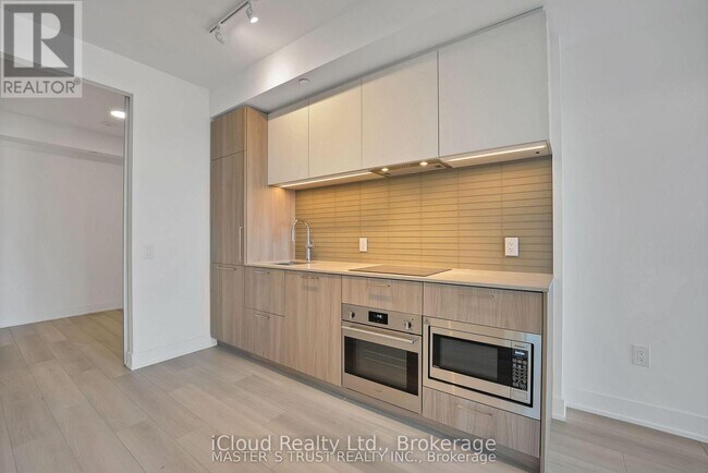 36 Olive Ave in Toronto, ON - Building Photo - Building Photo