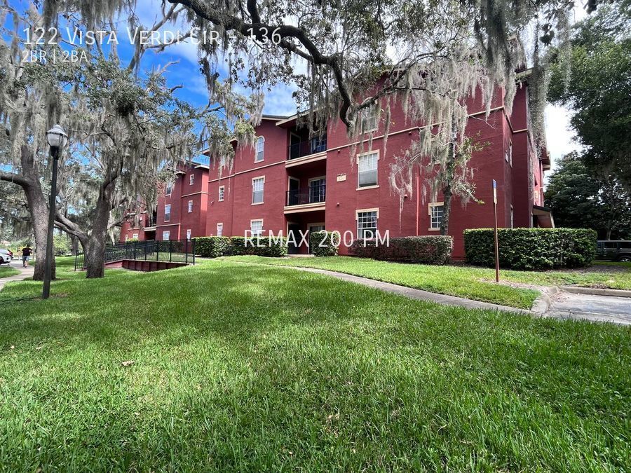 122 Vista Verdi Cir in Lake Mary, FL - Building Photo