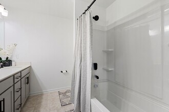 1204 Hardin Hill Lane in Knightdale, NC - Foto de edificio - Building Photo