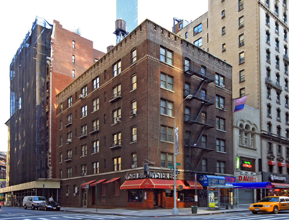 842-844 Seventh Ave in New York, NY - Building Photo