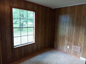 1211 W Vine Ave in Searcy, AR - Building Photo - Building Photo