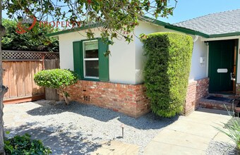 1623 Howard Ave in San Carlos, CA - Building Photo - Building Photo