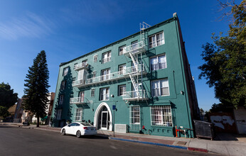 Serrano Place in Los Angeles, CA - Building Photo - Primary Photo