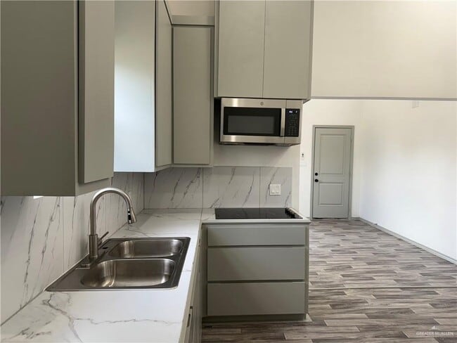 8 Miller Ave in Mission, TX - Building Photo - Building Photo