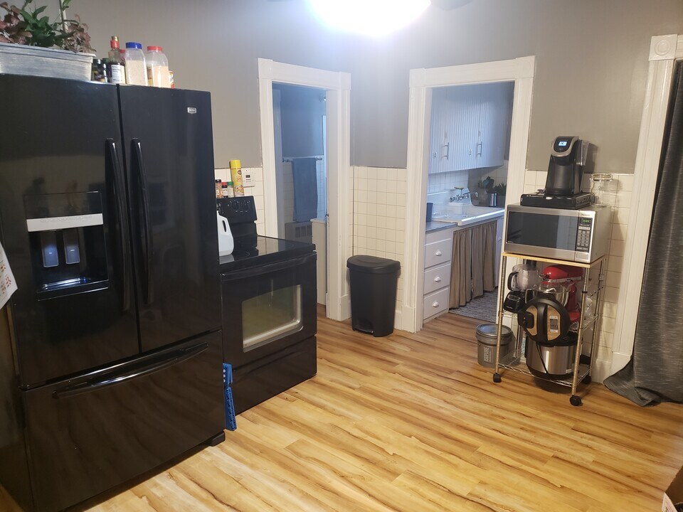 267 Kelley St, Unit West in Manchester, NH - Foto de edificio