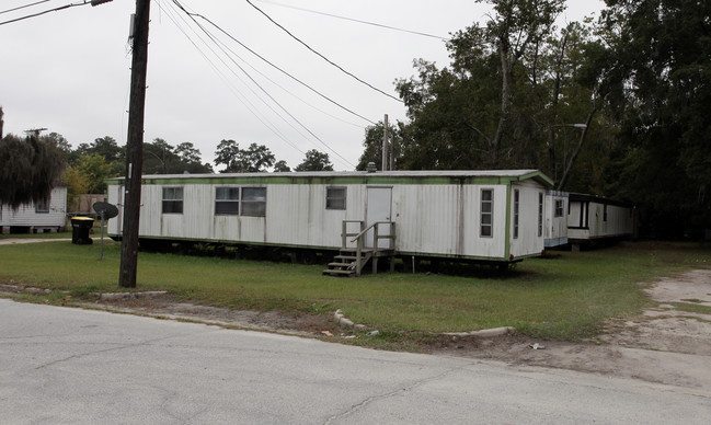 251 W Derenne Ave in Savannah, GA - Building Photo - Building Photo