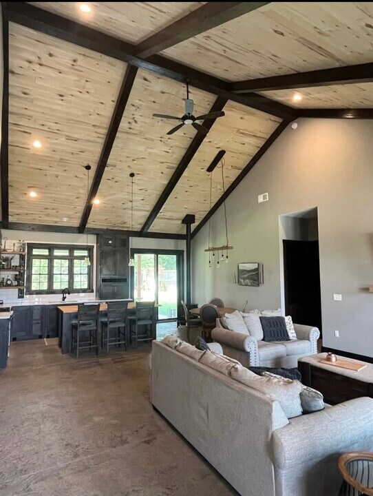 2721 S Fir Terrace in Eudora, KS - Building Photo