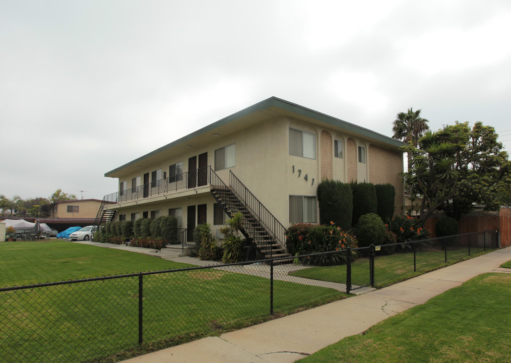 1747 16th St in Santa Monica, CA - Foto de edificio