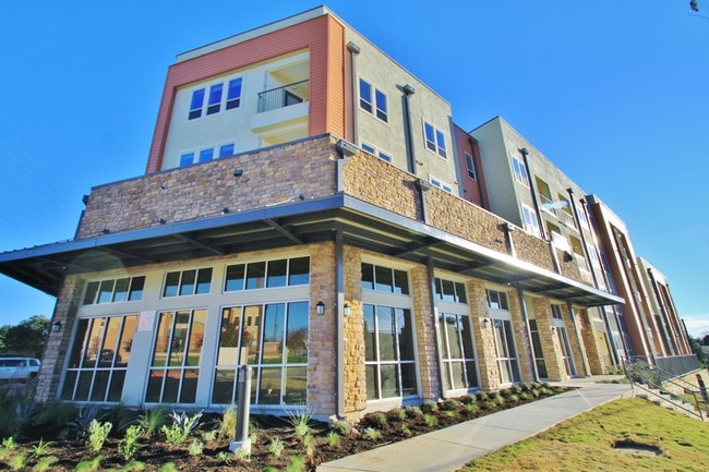 Balcones Lofts in Balcones Heights, TX - Building Photo - Building Photo