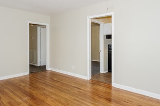 3704 Lakewood Dr NW in Huntsville, AL - Building Photo - Building Photo
