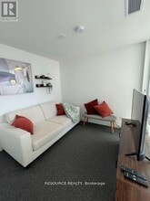 120 Varna Dr in Toronto, ON - Building Photo - Building Photo