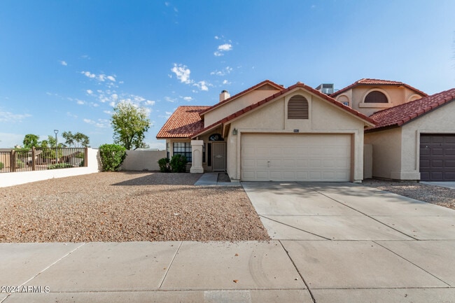 4453 E Wildwood Dr in Phoenix, AZ - Foto de edificio - Building Photo
