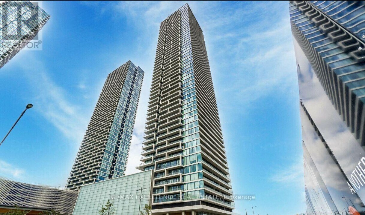 950-6950 Portage Pkwy in Vaughan, ON - Building Photo