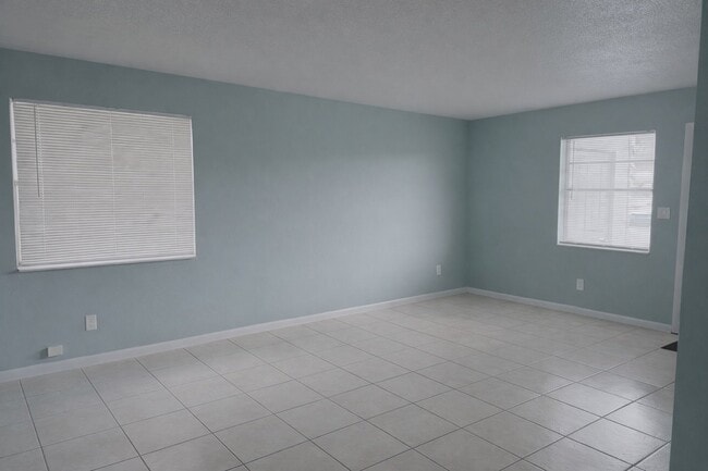 3701 SW 59th Terrace in Davie, FL - Building Photo - Building Photo