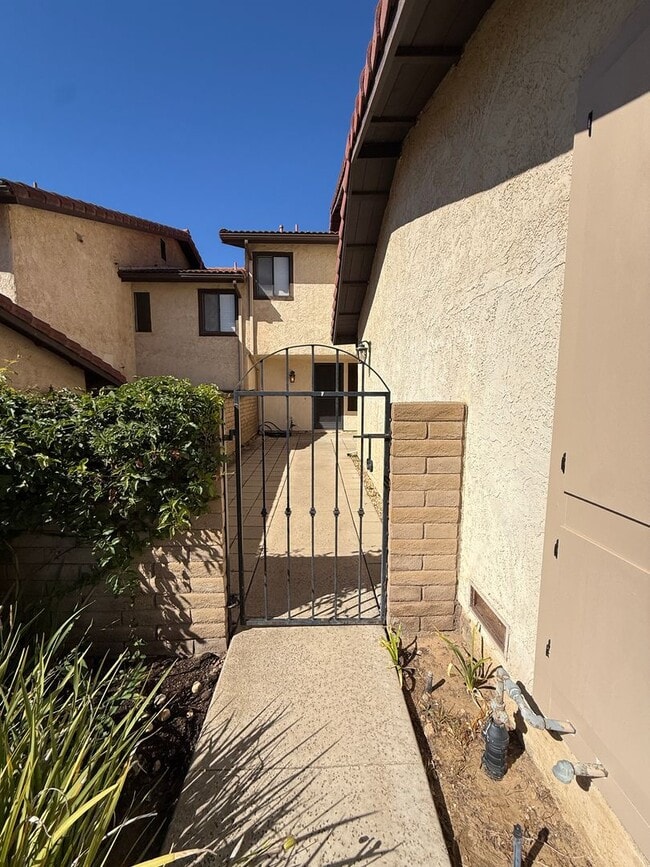 1155 Via Mavis in Santa Maria, CA - Building Photo - Building Photo