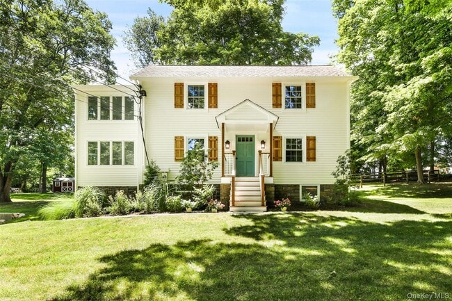 property at 4 Quaker Rd