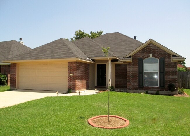 property at 1656 Williamsburg Dr