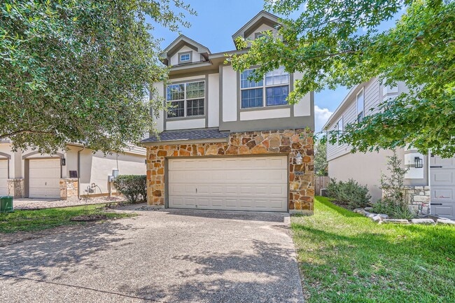 21722 Andrews Garden