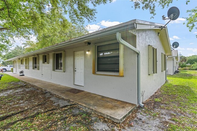 5637 Taft St in Hollywood, FL - Building Photo - Building Photo