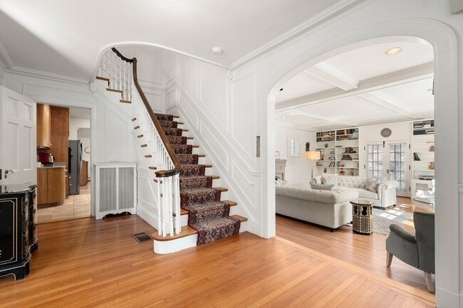 487 Ward St in Newton, MA - Building Photo - Building Photo