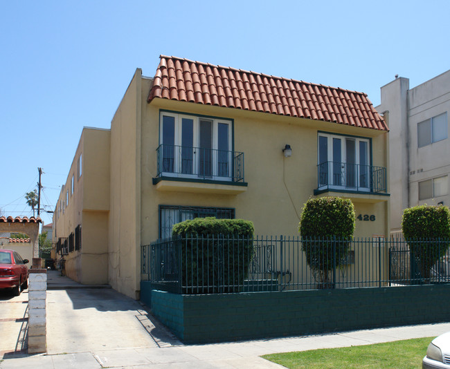 1426 S Point View St in Los Angeles, CA - Foto de edificio - Building Photo