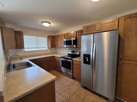 245 Lau Oliwa Loop in Wailuku, HI - Building Photo