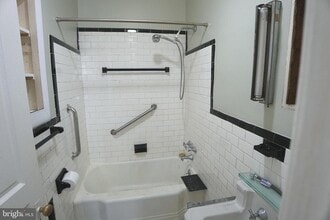 1000 Edmondson Ave in Catonsville, MD - Building Photo - Building Photo