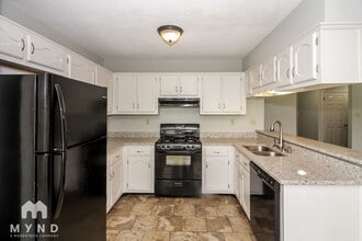 6354 Amanda Oaks Cir N in Memphis, TN - Building Photo - Building Photo