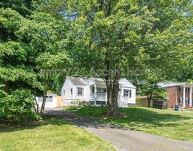4916 Chowan Ave in Alexandria, VA - Building Photo - Building Photo