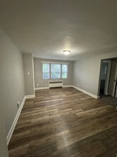 2 W Oakland Ave in Oaklyn, NJ - Building Photo - Building Photo