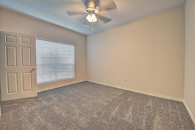property at 1919 Post Oak Park Dr