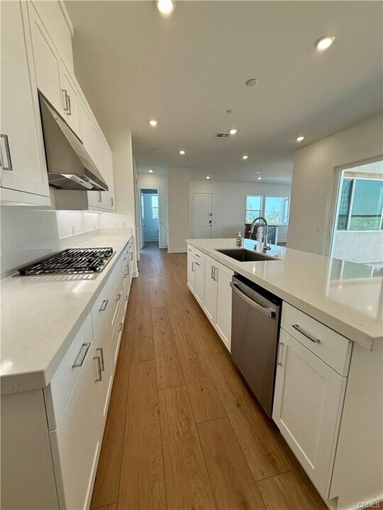 471 Flycatcher in Irvine, CA - Building Photo