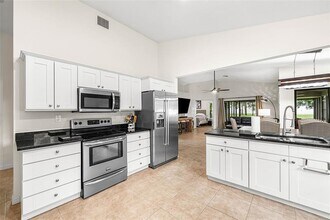 8055 Burlington Ct in Greenacres, FL - Building Photo - Building Photo