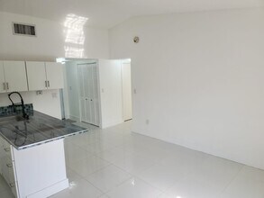 10345 SW 209th Ln in Cutler Bay, FL - Building Photo - Building Photo