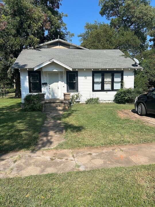 512 N Oak St in Pauls Valley, OK - Building Photo