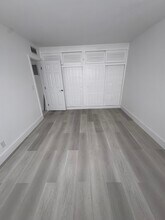 5050 Bayview Dr, Unit 6 in Fort Lauderdale, FL - Foto de edificio - Building Photo