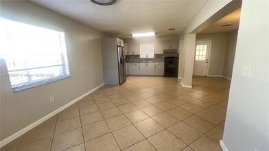 11240 SW 5th Terrace-Unit -1 in Miami, FL - Building Photo - Building Photo