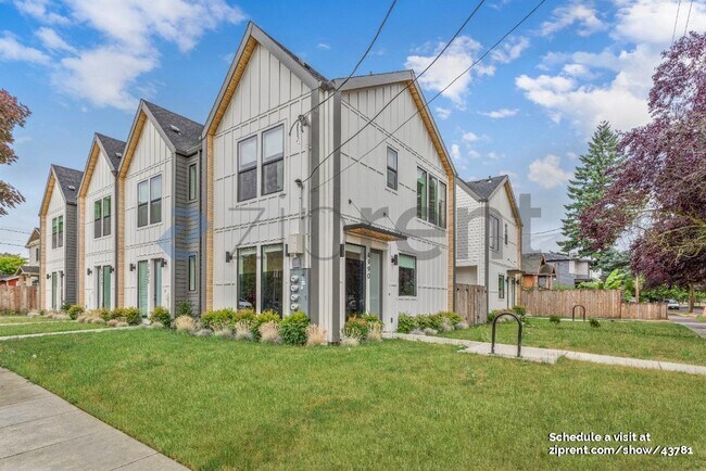 4990 SE Ogden St in Portland, OR - Building Photo - Building Photo